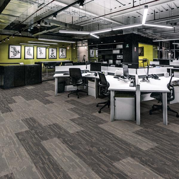 Customized Color High Traffic Anti-fire Floor Modular Carpet for Office Made of Nylon