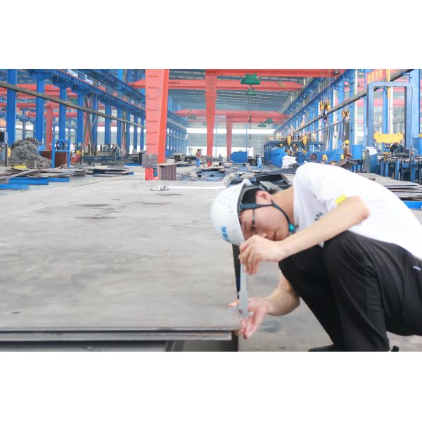 Heavy Duty Steel Structure with Corrosion Resistant Coating, Customized Design, and Bolted or Welded Assembly