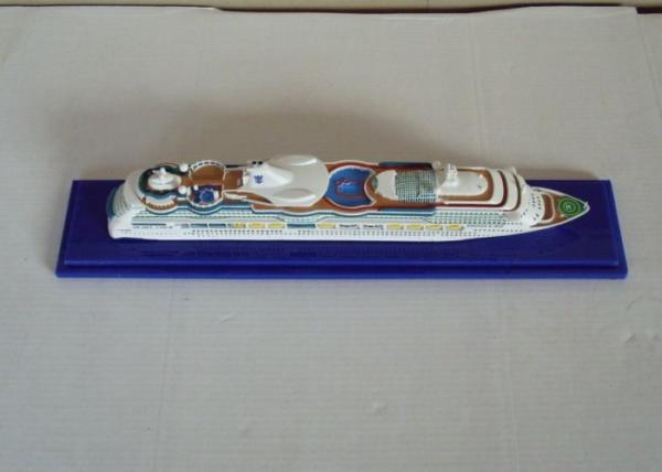 Scale 1:1200 Radiance Of The Seas Royal Caribbean Cruise Ship Models , Handcrafted Model Ships