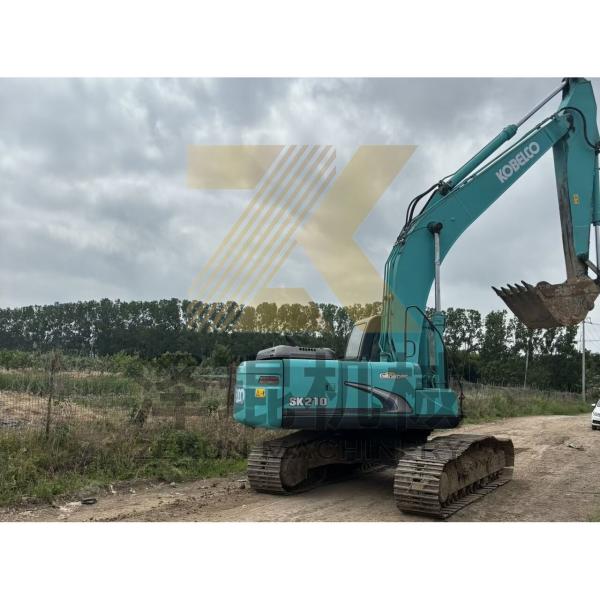 En bon état utilisée Kobelco SK210-8 Excavator Machine 21 TON à Shanghai avec 2020 HINO Année et moteur