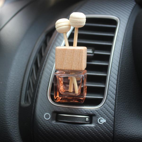 Botella de perfume para coche con bola de madera de ratán de 8 ml con tapa de madera