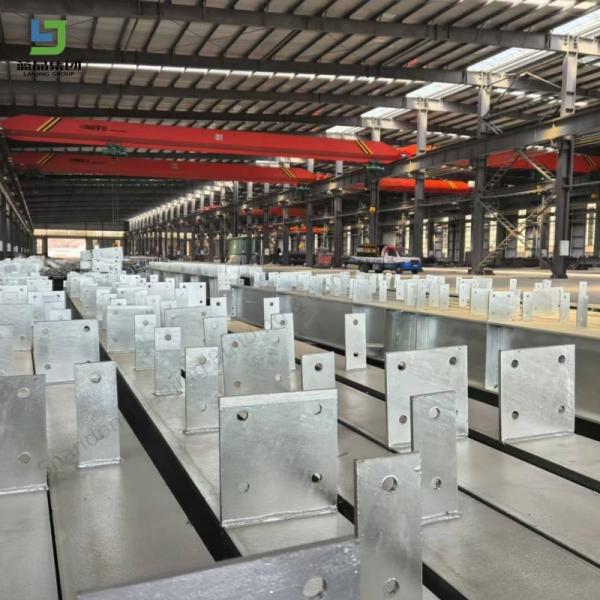 Prefab Light Steel Structure Warehouse Galvanized Metal Frame Building