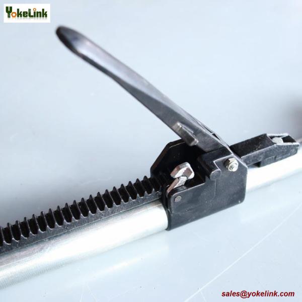 Heavy Duty Ratcheting Cargo Bar Adjustable 89-104