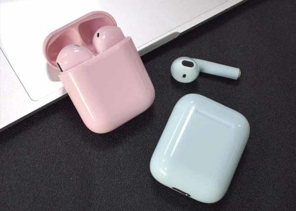 Lightweight Wireless Bluetooth Earphones In Ear Type 3 - 4 Hours Working Time