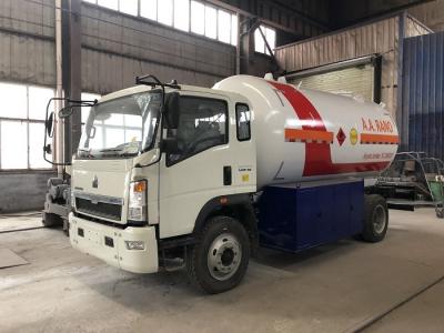 HOWO 4 X 2 7 Tons LPG Tanker Truck Propane Gas Bobtail Tanker 15M3 15000L