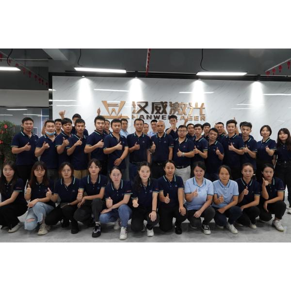 Máquina de soldadura con láser de un solo motor de 2000W de fibra portátil con doble vía de alimentación de alambre al mismo tiempo