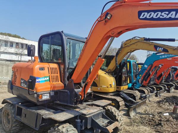 Doosan DX60W Wheel Excavator with YANMAR Engine and 0.21m3 Bucket Capacity