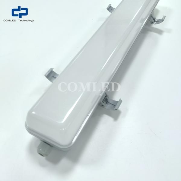 Luminaires réglettes LED commerciales/industrielles de 1200 mm approuvées CE SAA, montage en surface, étanches, luminaires LED avec batterie de secours, luminaires LED antidéflagrants