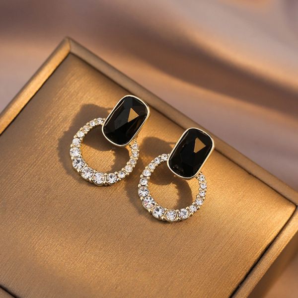 Shining Black Stone Autumn and Winter Popular Fashion 925 Silver Needle Elegant Earrings