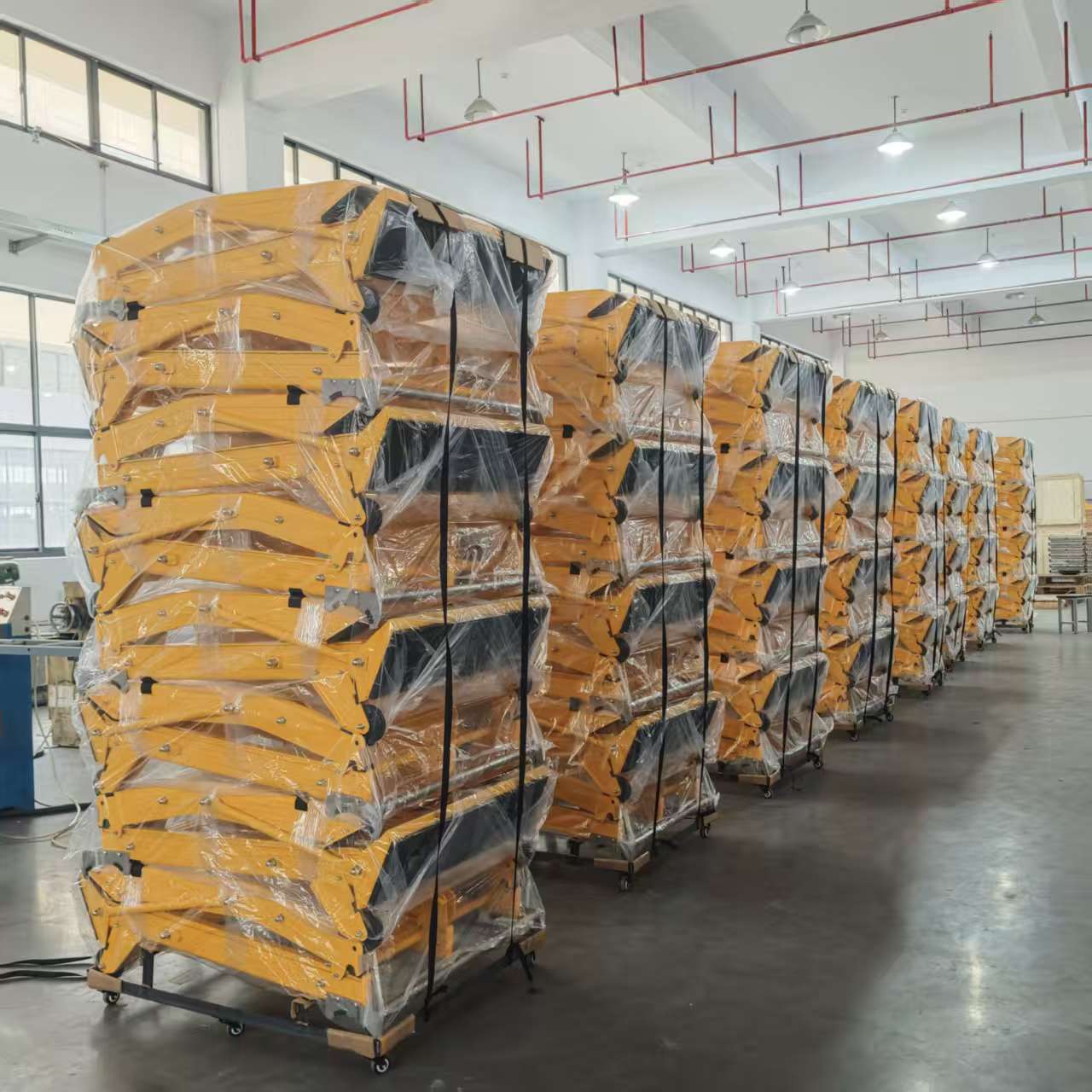 25kg Lightweight Foldable Anti Ram Vehicle Barrier with High-Visibility Engineering Yellow for Traffic Safety
