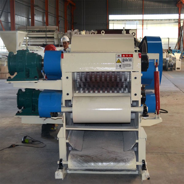 Equipped Nail Removing 1380mm 110kW Wood Crushing Machine