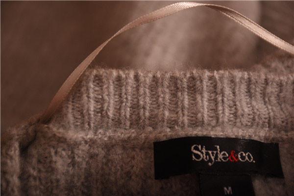 Women's  V-neck sweters