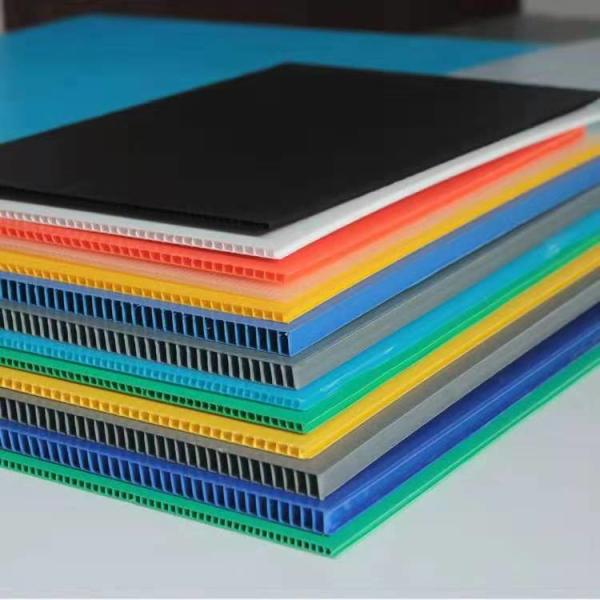 White / Black Hollow Plastic Board Recyclable PP Corrugated Board
