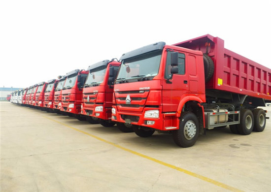 3 Axle HOWO 30 Ton Heavy Duty Dump Truck In Africa Euro 2 Manual Transmission Type