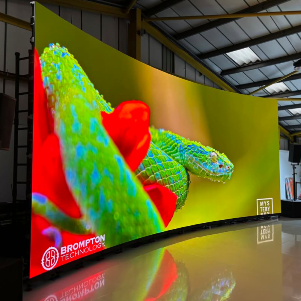 P1.5 Fine Pitch Indoor GOB LED Screen Front Service Full Color Video Wall HD Display