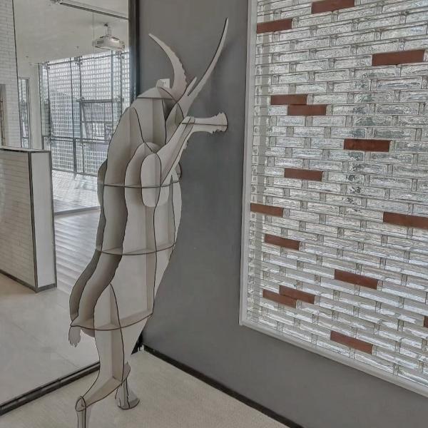 Les briques colorées en verre murent le solide clair dur pour construire la décoration intérieure