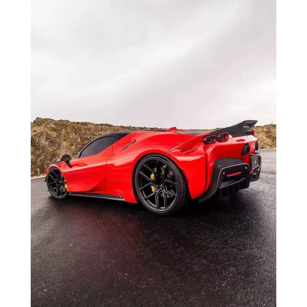 SF90 XX Ferrari Body Kit Carbon Fiber Car Bumpers Front Lip Side Skirts Rear Diffuser