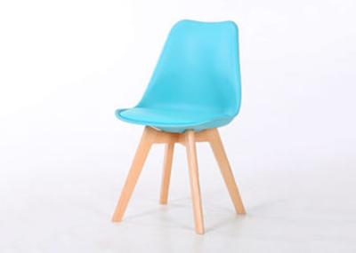Modern PP And Wooden Dining Chairs With Wooden Beech Legs Lightweight