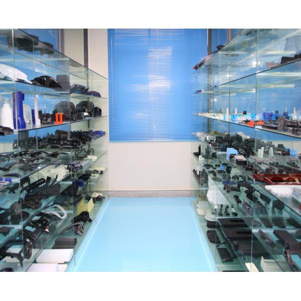 718H NAK80 2316 S136 Plastic Injection Tooling Customize 500000 Times