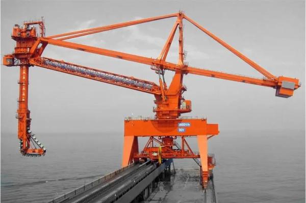 déchargeur de navire à vis 1200t/h appliqué au port maritime