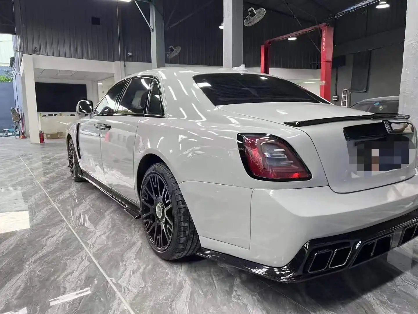 Dry Carbon Fiber Ghost Body Kit Front Bumper Side Skirts Rear Bumper Fender Hood