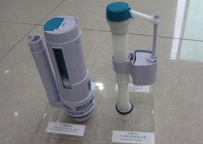 A modelação por injeção plástica montada dos produtos do banheiro presta serviços de manutenção ao CE passado