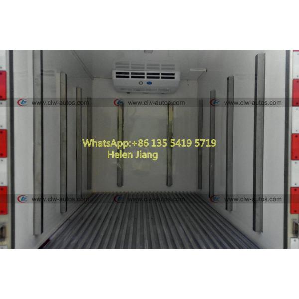 Тележка коробки HOWO 4x2 6 Refrigerated Уилером с термо- королем Замораживателем