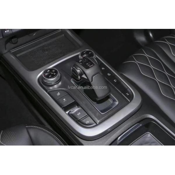 Desbloquee su potencial comercial con el tanque de 5 asientos 300 ESC incluido