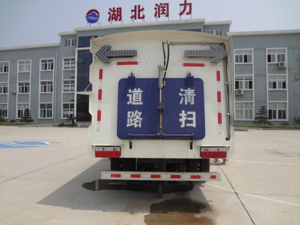 DFAC 4x2 RHD Euro III Road Sweeping Truck for Road Surface Cleaning