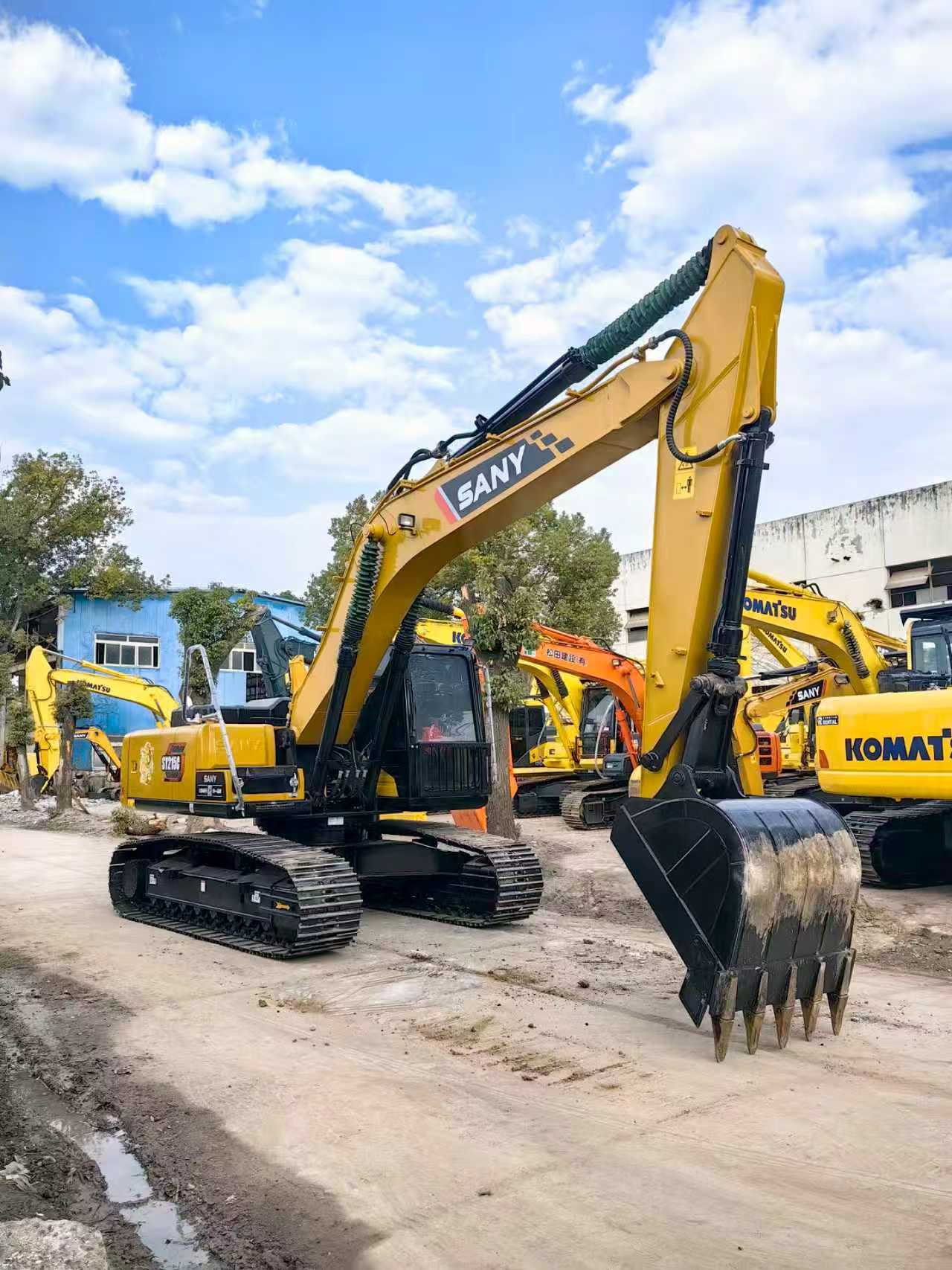 Good condition Used SANY 215c-9 Crawler Excavator – 21.9 T Operating Weight | 0.93m³ Bucket Capacity