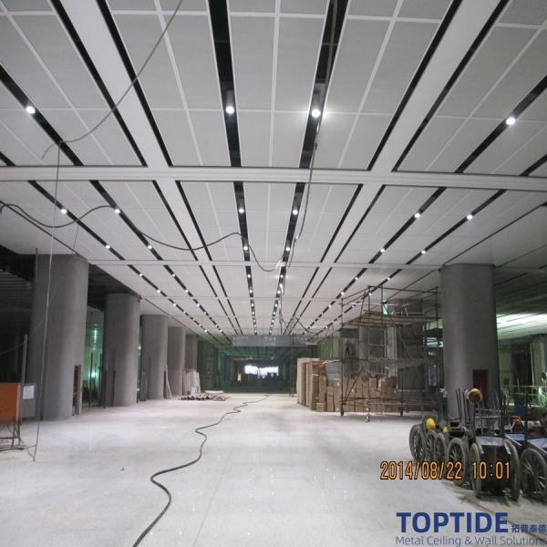 Acoustic False Metal Triangle Ceiling Tile Railway Station Galvanized Steel Mesh Panel for Airport