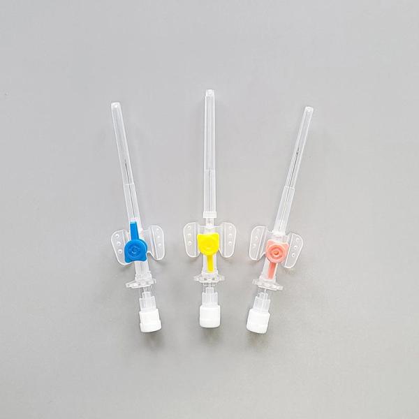 Cathéter IV stérile pour animaux de compagnie avec bouchon d'héparine Canule IV jetable papillon Cathéter d'injection intraveineuse pour les soins de santé des animaux de compagnie