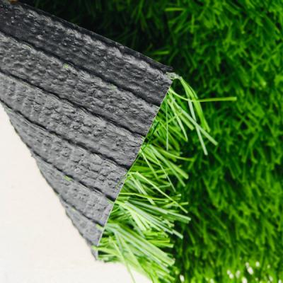Grama de futebol artificial de 60 mm Material PE de fácil instalação Astro Grama para campo de futebol e atividades ao ar livre