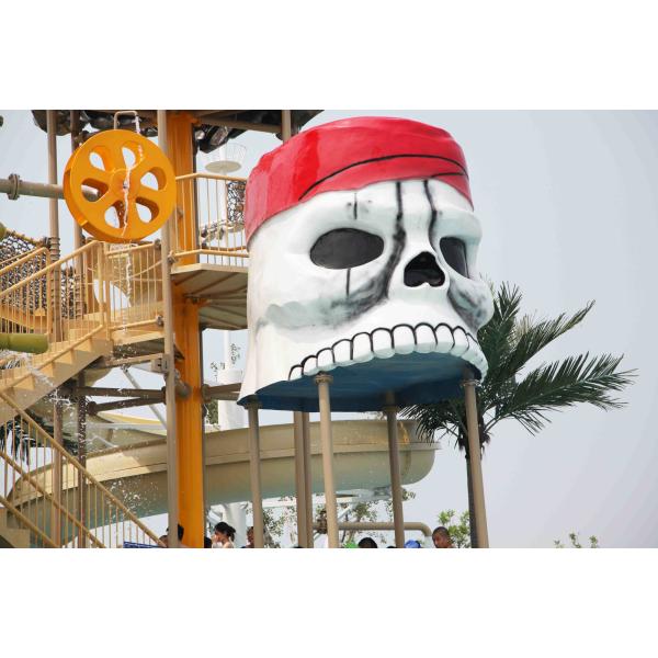 Цветастая напольная вода паркует с скольжениями воды стеклоткани космос 29 x 27m