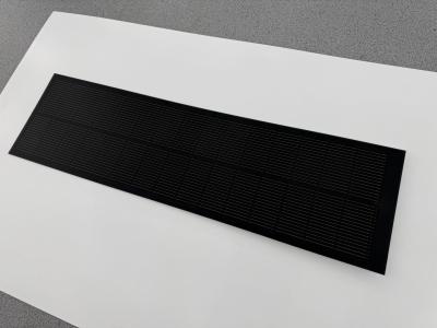 Rate de transmission élevée 120W Panneau solaire transparent pour serre BIPV courant de fonctionnement optimal 12,5A 2,170kg Poids brut du paquet