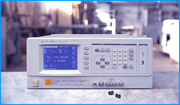 0402 indutor de superfície Chip Ferrite Bead Inductor Multilayer do código de cor da montagem 100uF