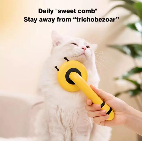 Wholesale High Quality Honey Bee Pet Grooming Brush Cat Hair Cleaning Comb For Pet Dog Cat Grooming