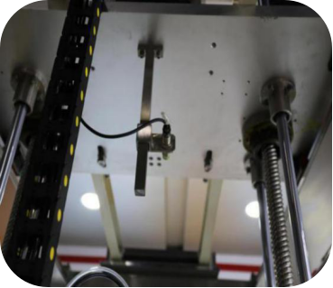 Машина для упаковки бутылок химических продуктов 50-1000 мл Картонная упаковочная машина