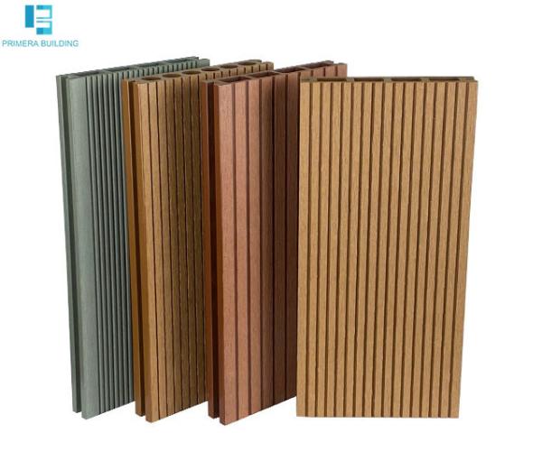 O tipo antiderrapagem Decking do sulco de WPC embarca o assoalho exterior da engenharia do jardim da estrada da prancha