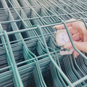 PVC Coated 3D Curved Welded Wire Mesh Fence For Farm With Peach Square Round