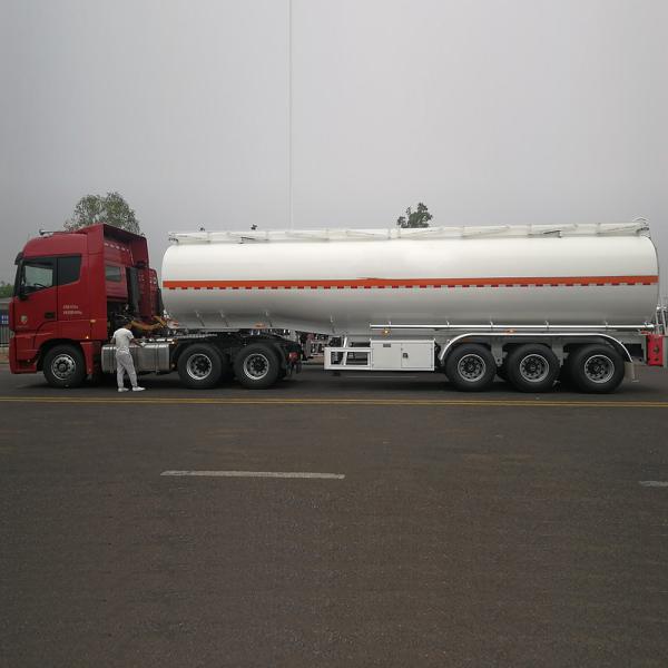 7000-8000mm Wheel Base 3 Axle 45000L Petrol Transport Oil Tanker Fuel Tanker Truck Trailer