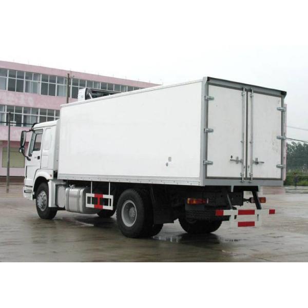 SINOTRUK HOWO 6X4 12 wheeler Refrigerator Truck