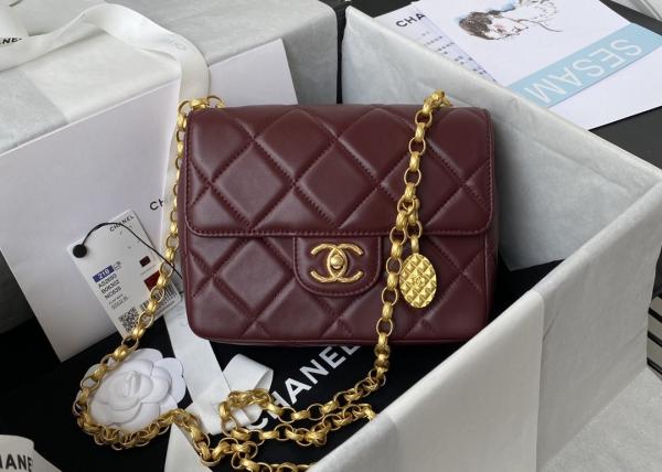 Carved Retro Square Fat Chain Bag Real Sheepskin Chain Shoulder Bag