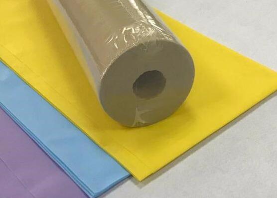 Petit pain non tissé coloré de nappe de TNT pour le polypropylène 100% de noce