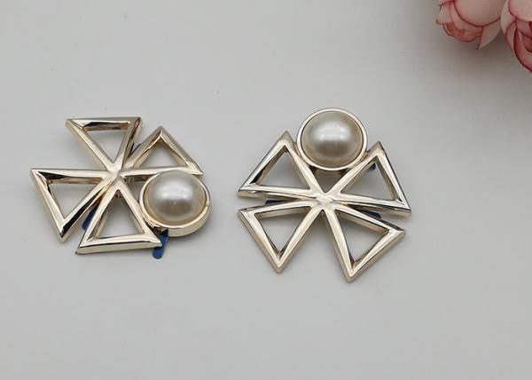 Flower Shaped Plastic Buckle Clips For Shoes Of Different Styles With Pearl