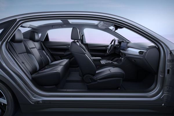 Dongfeng Aeolus E70 Pro New Energy Electric Car G59 Dongfeng Fengshen Hybrid G59E70 Yixuan Max Weltweister