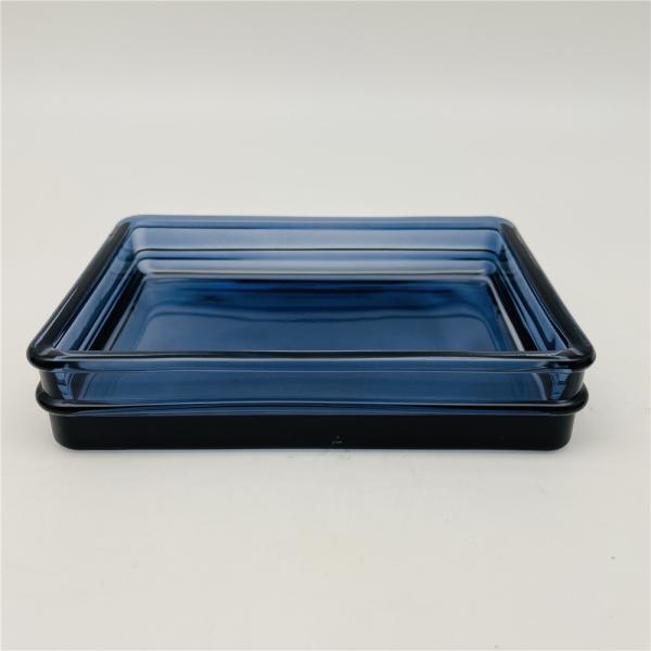 Стеклянные туалетные и гостиничные аксессуары, установленные в светло-синей квадратной форме с никелем