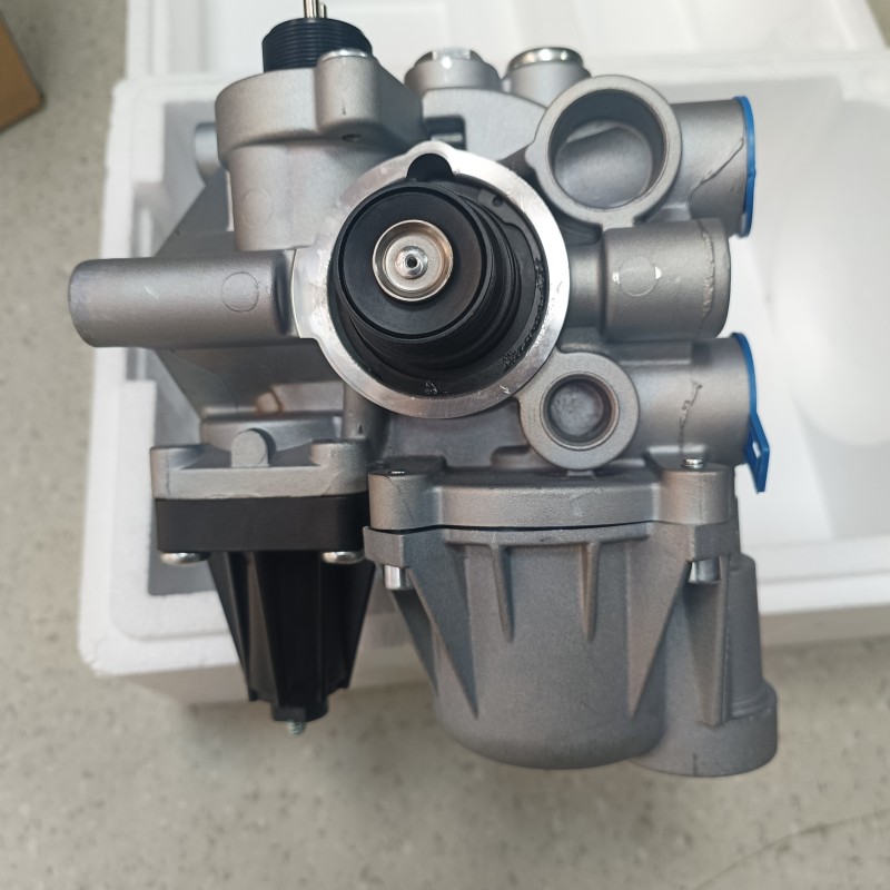 35110080120P01/KL3555E1-B010 Air Dryer Assembly for HOWO Sinotruk Heavy Duty Truck Brake System Air Processing Spare Parts