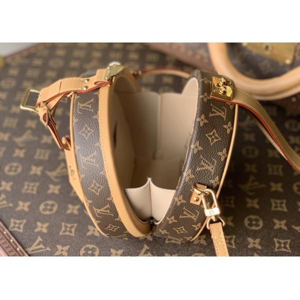 Ladies Leather 7.5cm Circular Push Lock Crossbody Bag With Mental Ornament