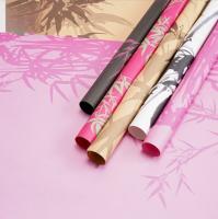 Papier d'emballage de style chinois traditionnel idéal pour l'emballage de bouquets de fleurs de la Saint-Valentin